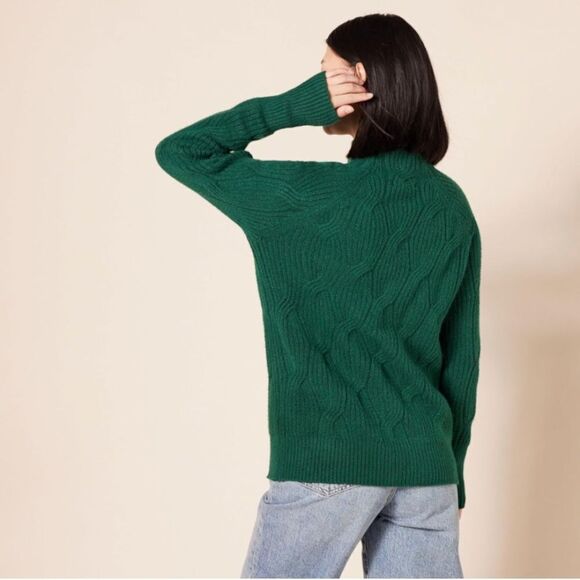 Brand new with Tags Amazon Essentials Soft Touch Cable Knit Sweater Green Small - Picture 3 of 12